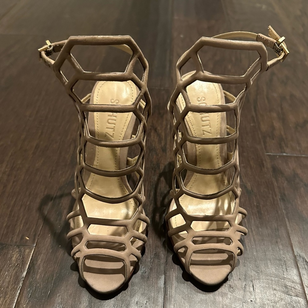 Schutz beige tan Juliana heels. Size 5.5 but fits true to size 5.